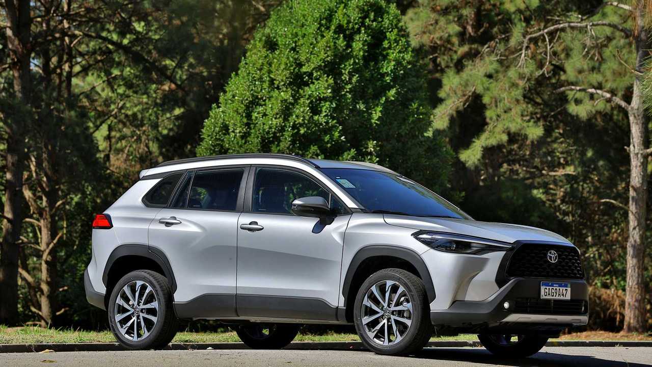 Toyota Corolla Cross Prata - Táxi Ipatinga