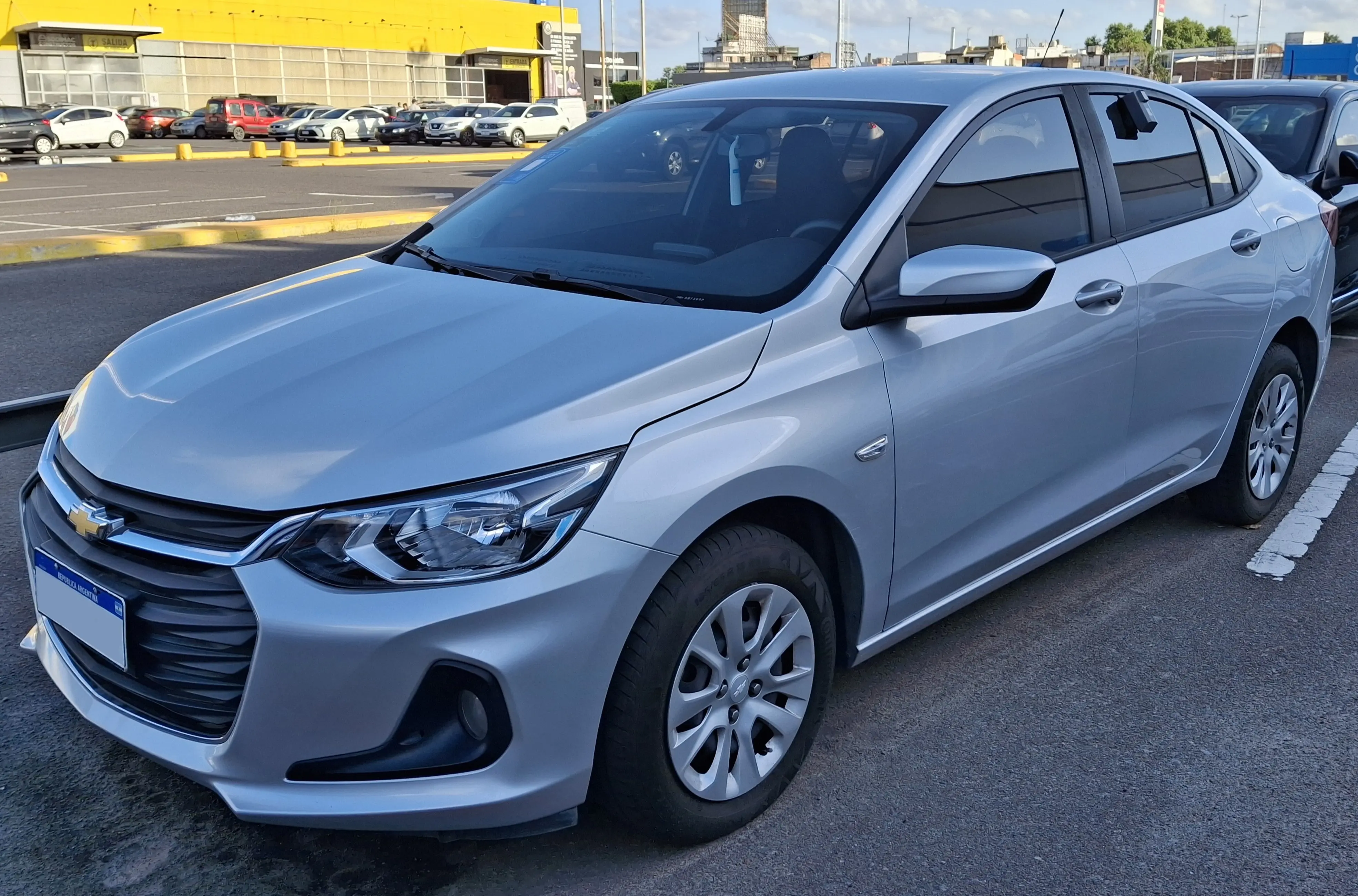 Chevrolet Onix Sedan Prata - Táxi Ipatinga